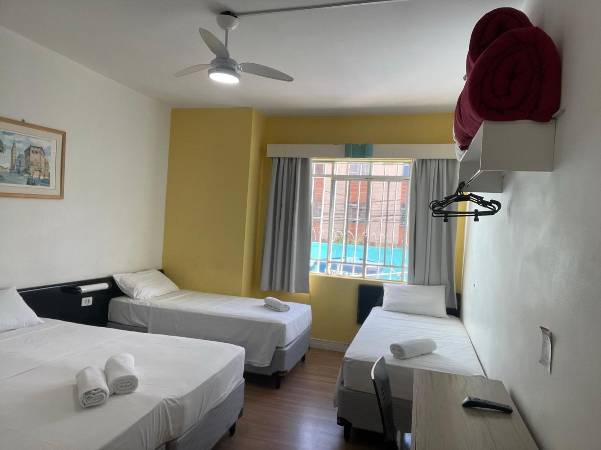 Hotel Blumenau Centro 쿠리치바 객실 사진